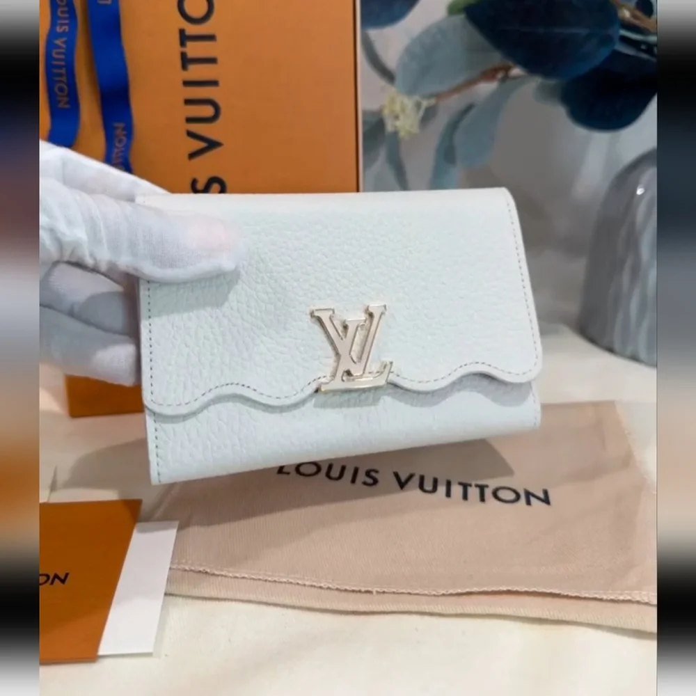Louis Vuitton Capushell Capucines Wallet New VERY RARE 2023